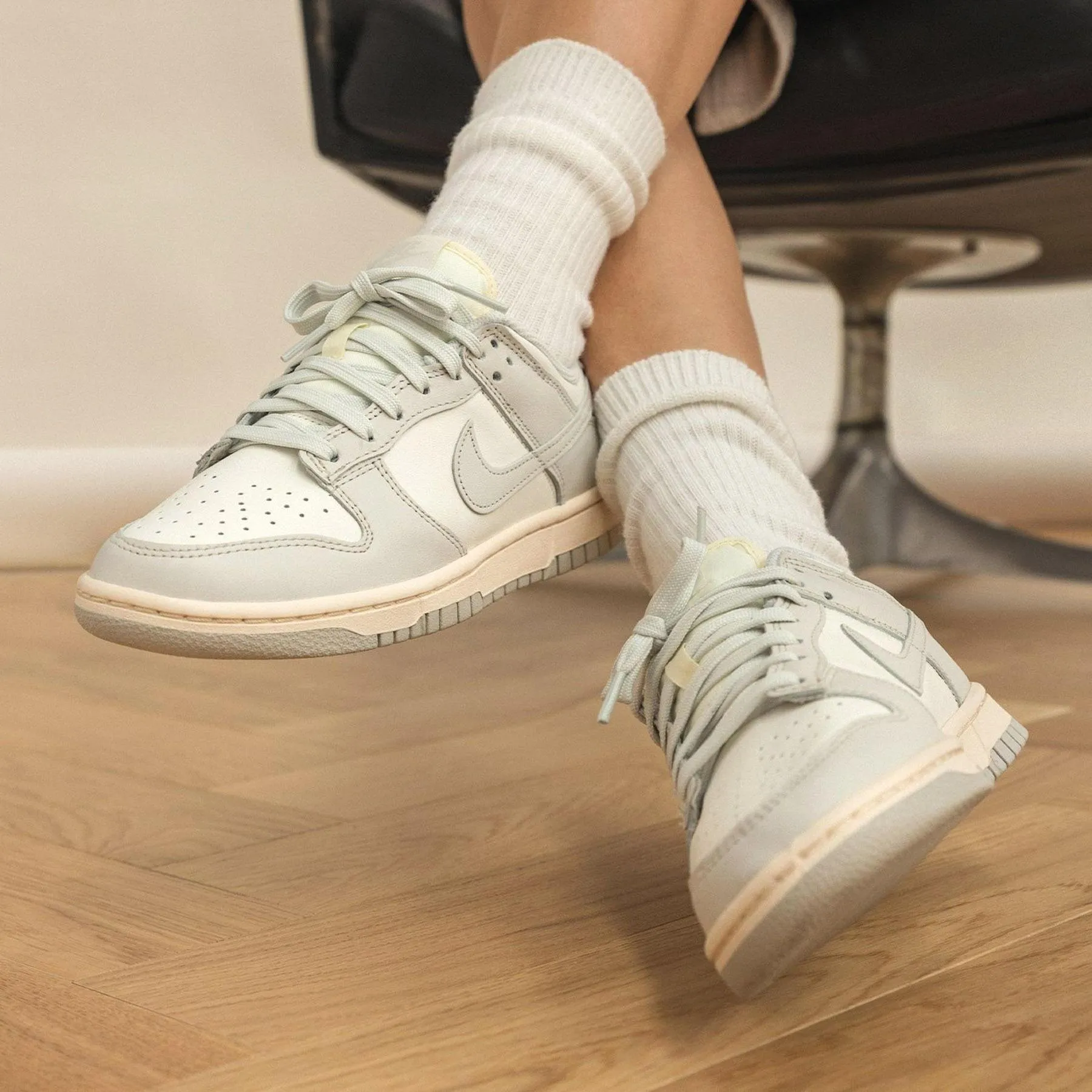 Nike Dunk Low Wmns 'Light Bone'